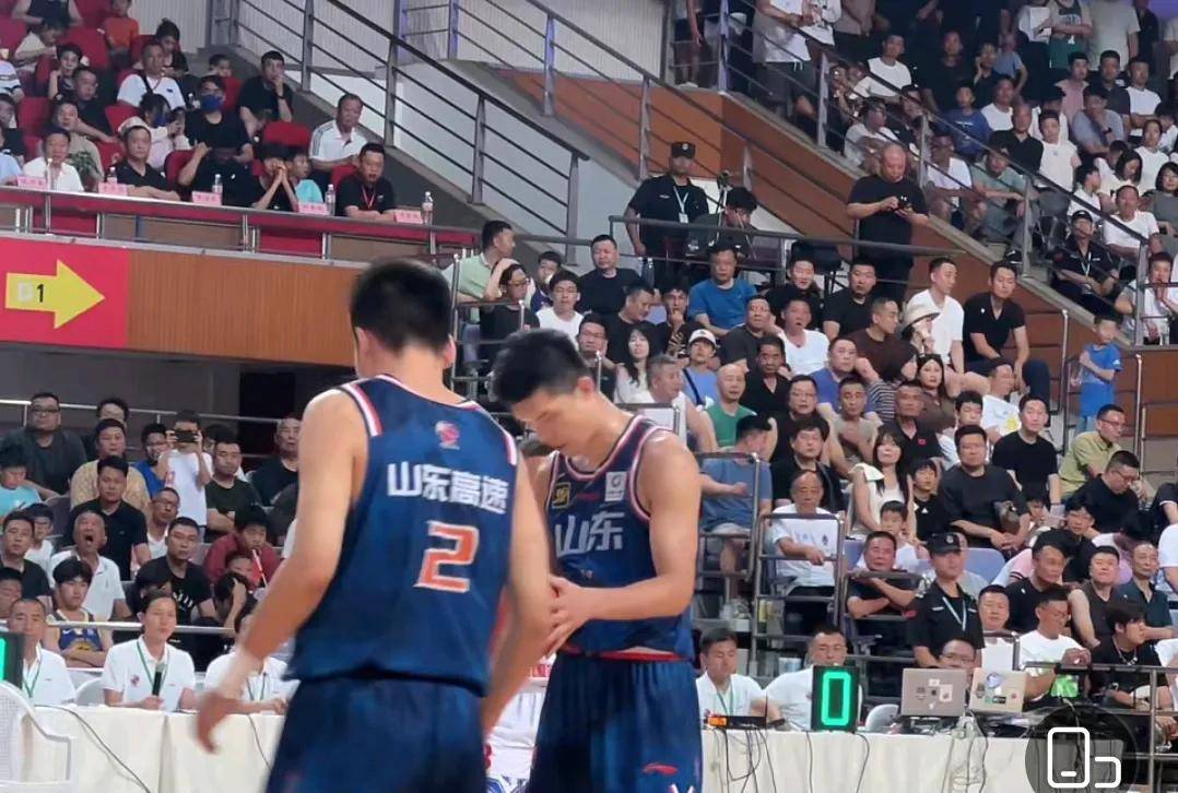 爱游戏app-国际比赛日山东男篮状态回暖：全明星赛节点到来，气氛紧张，医务组通报恢复-爱游戏app